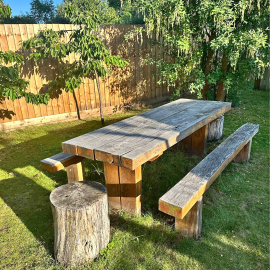 Construction de mobilier en bois autour de Chabeuil